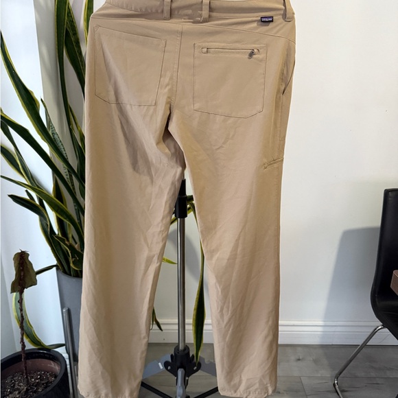 Patagonia Women’s light weight Tan Pants - Picture 2 of 6